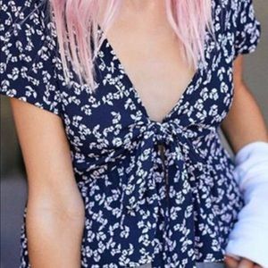 Brandy Melville Cora top